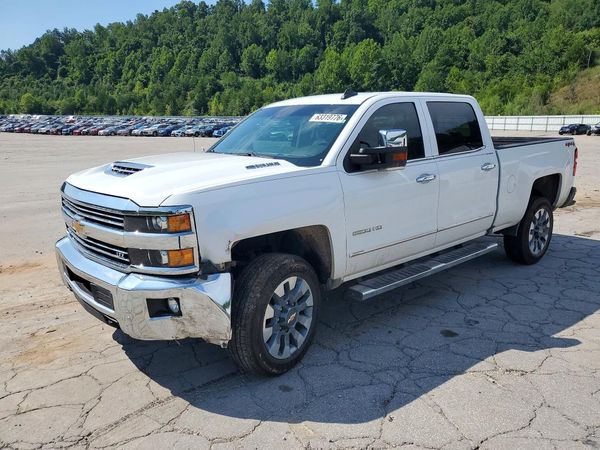 2017 CHEVROLET SILVERADO LTZ