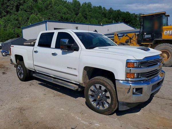 2017 CHEVROLET SILVERADO LTZ