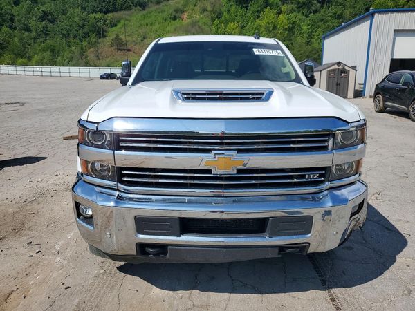 2017 CHEVROLET SILVERADO LTZ