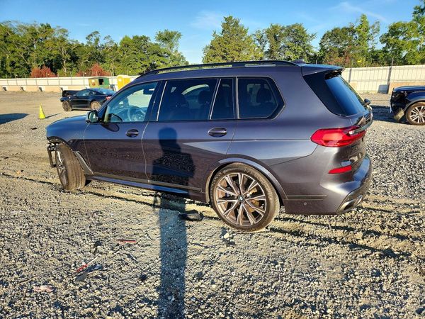 2021 BMW X7 M50i