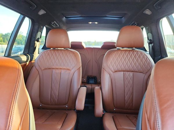 2021 BMW X7 M50i