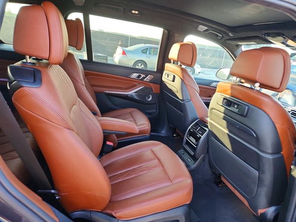 2021 BMW X7 M50i