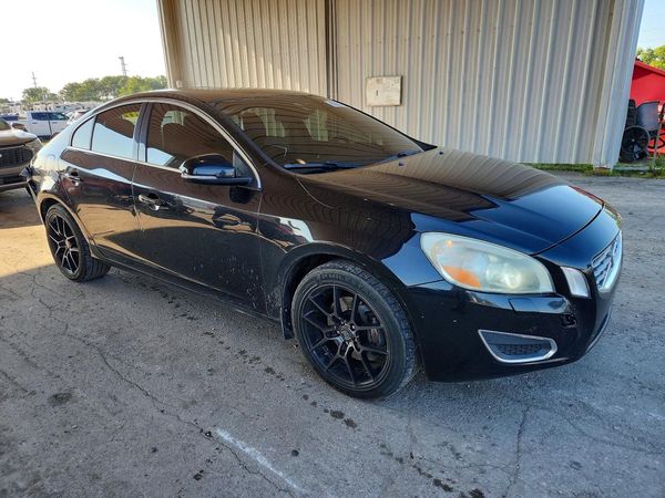2012 VOLVO S60