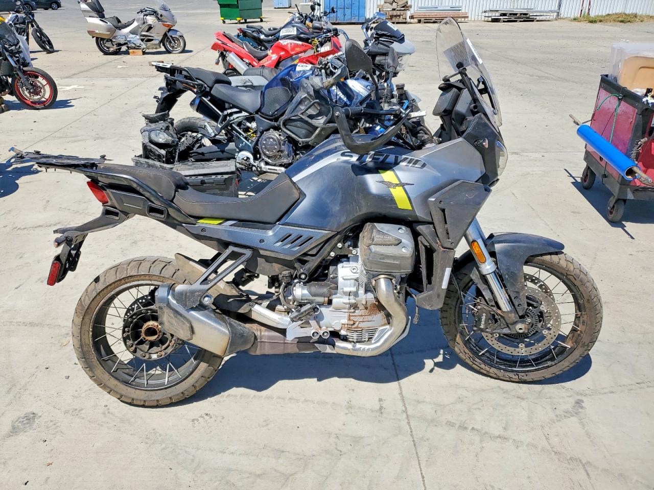 Moto Guzzi STELVIO
