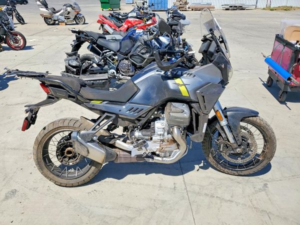 2024 MOTO GUZZI STELVIO