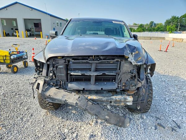 2014 RAM 1500 ST CREW CAB 4X4