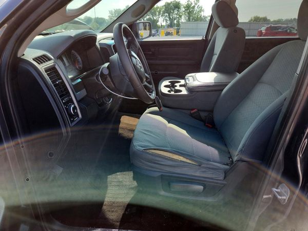 2014 RAM 1500 ST CREW CAB 4X4