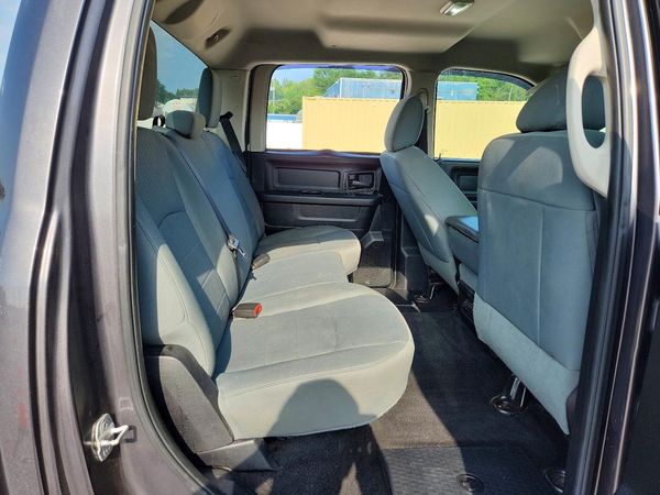 2014 RAM 1500 ST CREW CAB 4X4