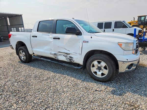 2013 TOYOTA TUNDRA SR5 — Passenger 3/4