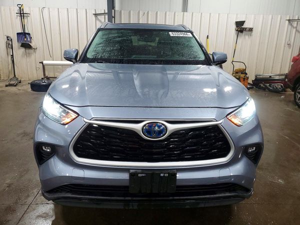 2020 TOYOTA HIGHLANDER XLE