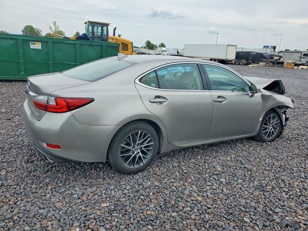 2017 LEXUS ES