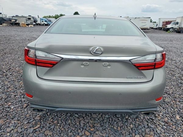 2017 LEXUS ES