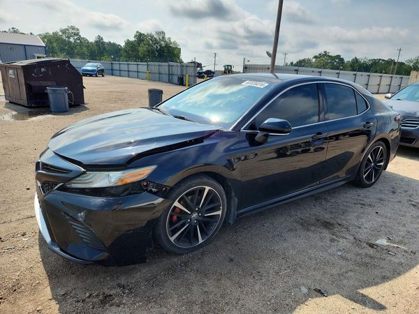 2018 TOYOTA CAMRY