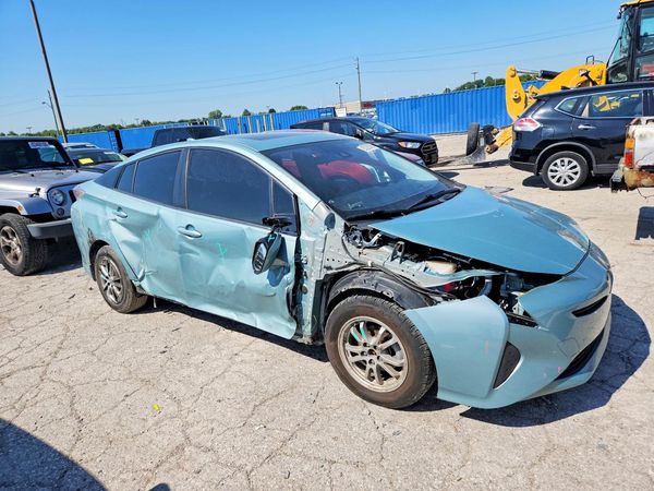 2016 TOYOTA PRIUS
