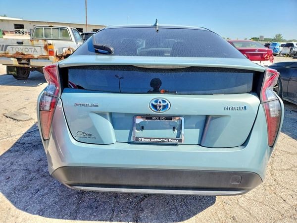 2016 TOYOTA PRIUS