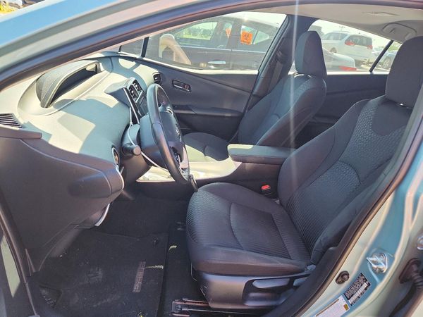2016 TOYOTA PRIUS