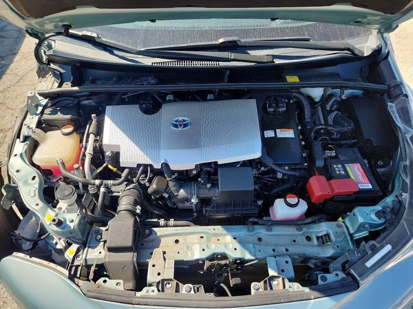 2016 TOYOTA PRIUS