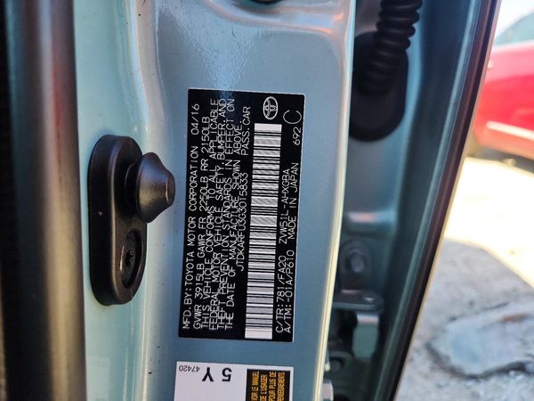 2016 TOYOTA PRIUS