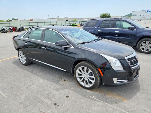 2017 CADILLAC XTS Luxury