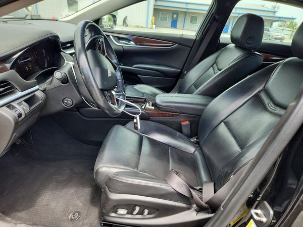 2017 CADILLAC XTS Luxury