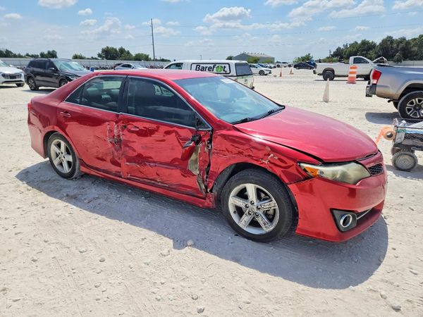 2014 TOYOTA CAMRY