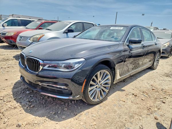 2016 BMW 750