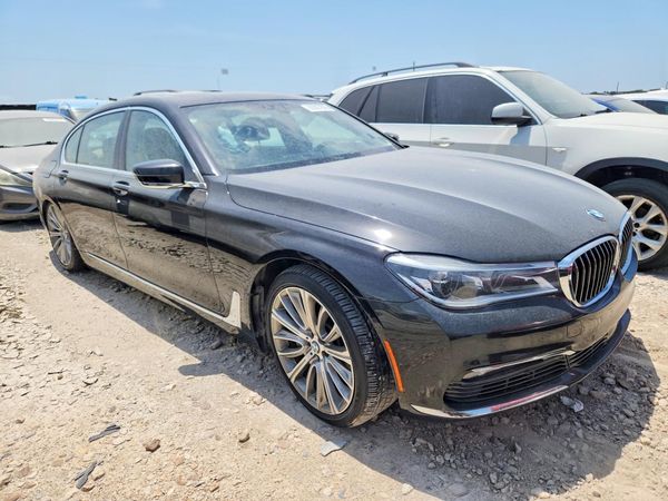 2016 BMW 750