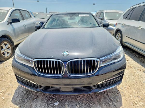 2016 BMW 750