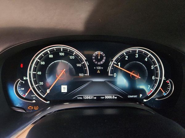 2016 BMW 750