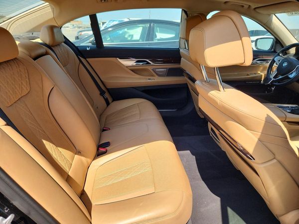 2016 BMW 750