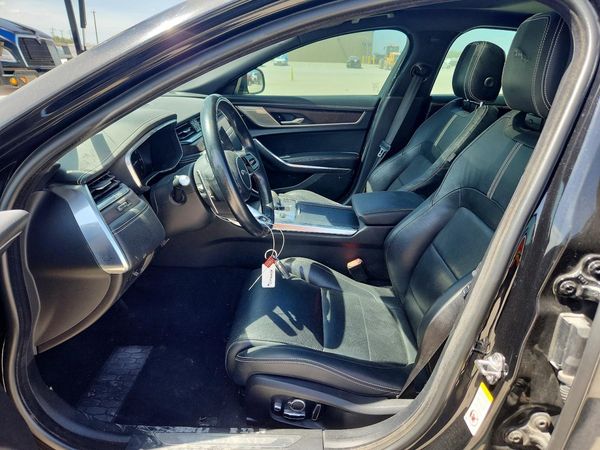 2022 JAGUAR XF