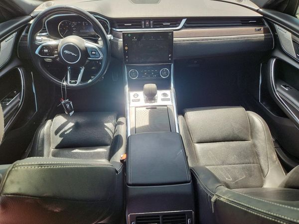 2022 JAGUAR XF