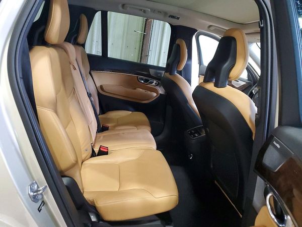 2016 VOLVO XC90 SV42 Momentum