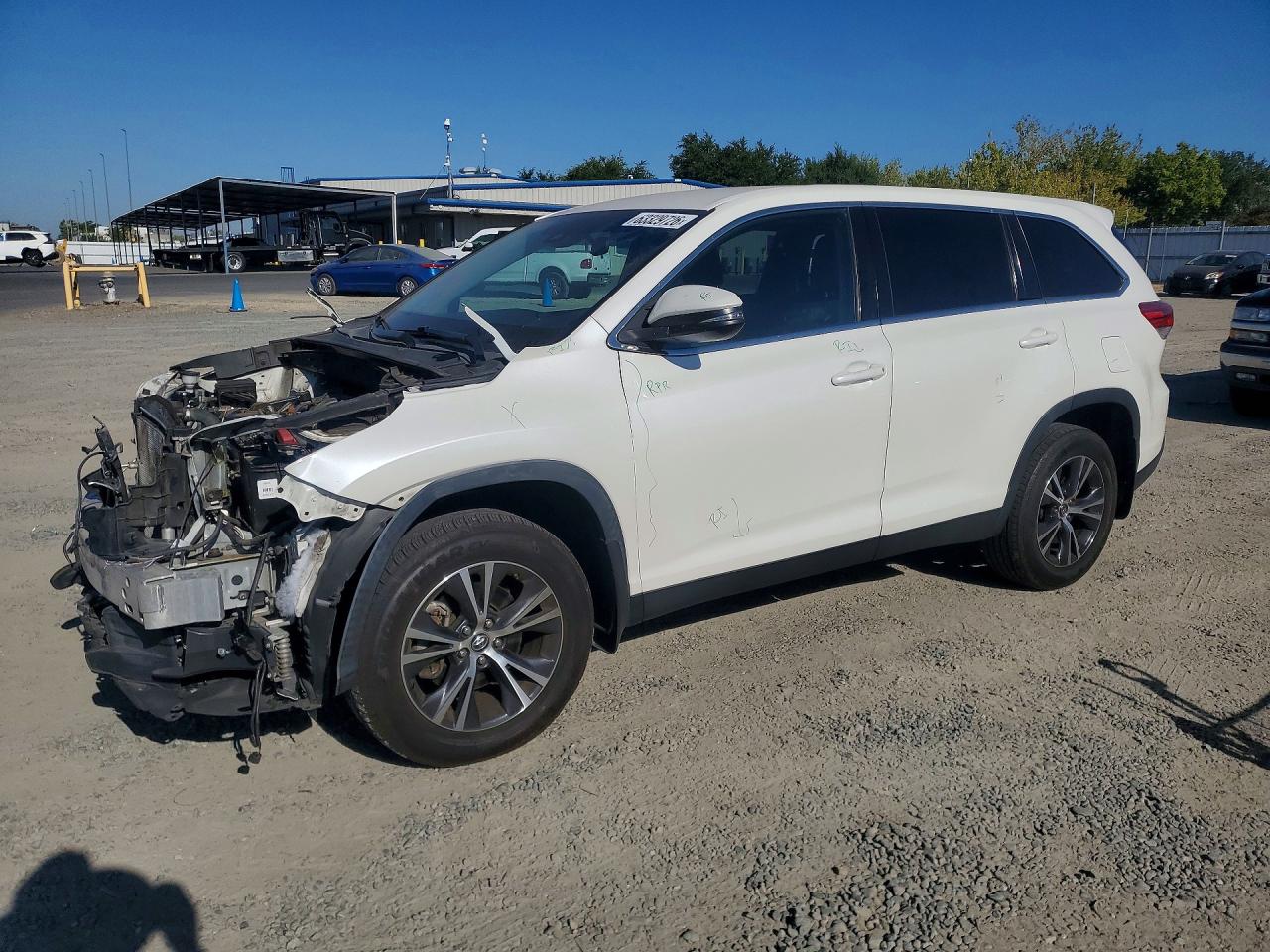 2019 TOYOTA HIGHLANDER LE/LE Plus