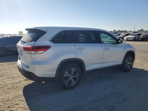 2019 TOYOTA HIGHLANDER LE/LE Plus