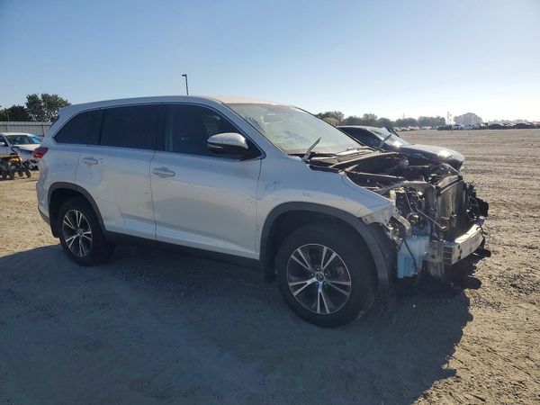 2019 TOYOTA HIGHLANDER LE/LE Plus