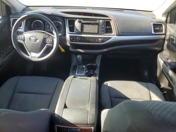 2019 TOYOTA HIGHLANDER LE/LE Plus