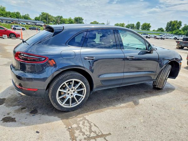 2017 PORSCHE MACAN