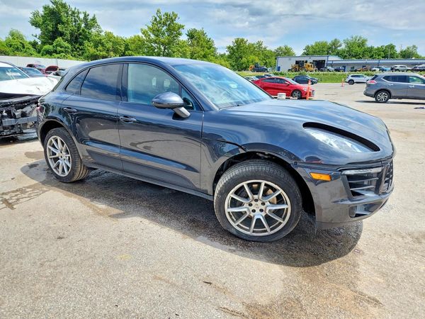 2017 PORSCHE MACAN