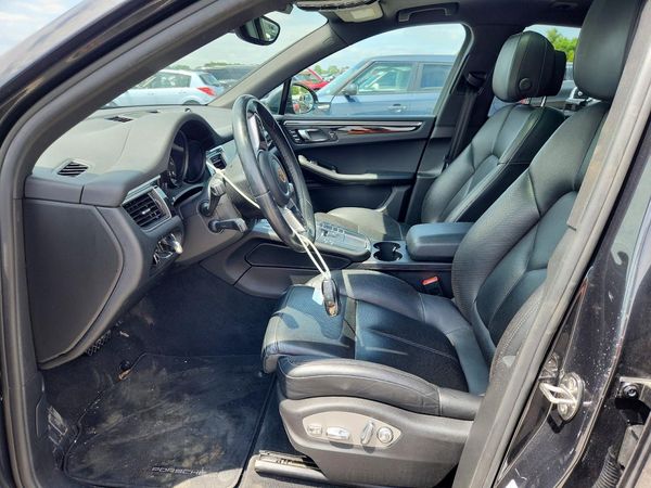 2017 PORSCHE MACAN