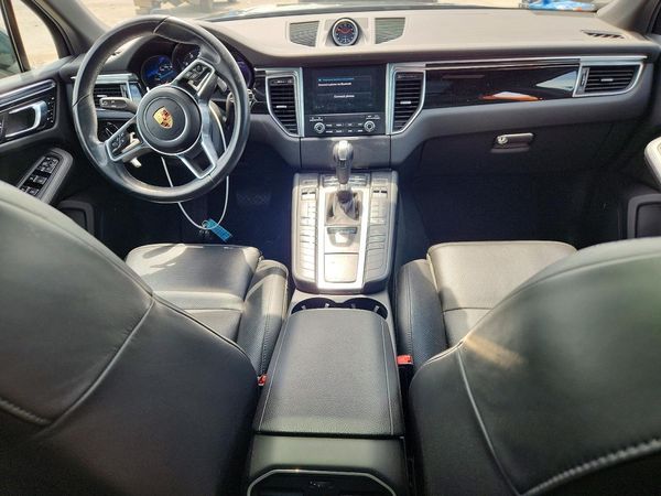 2017 PORSCHE MACAN
