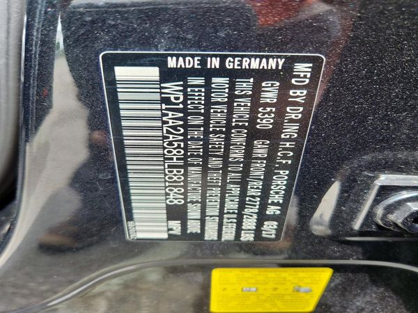 2017 PORSCHE MACAN