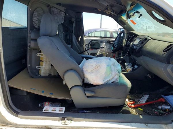 2015 TOYOTA TACOMA Delux Grade