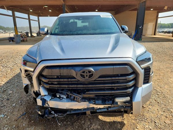 2025 TOYOTA TUNDRA SR5