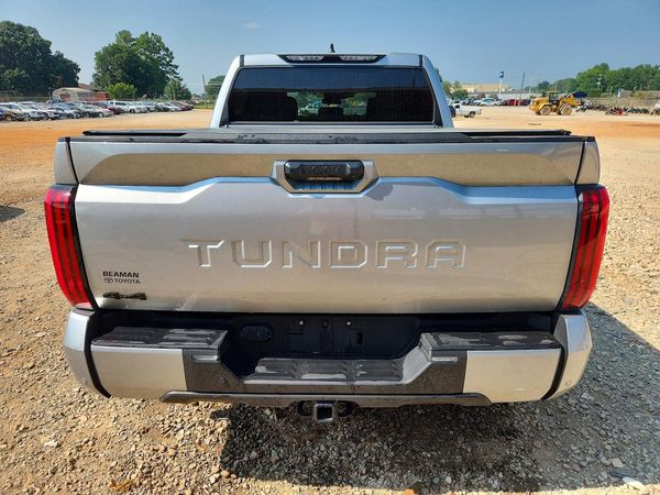2025 TOYOTA TUNDRA SR5