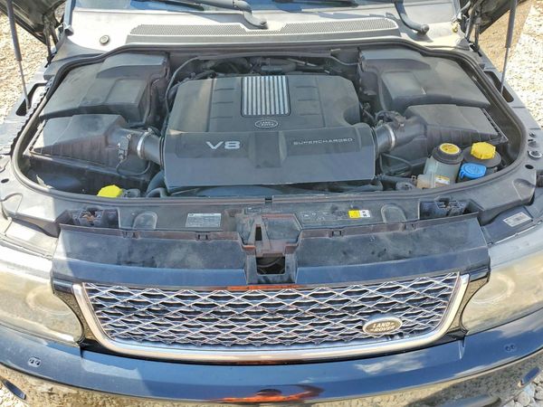 2013 LAND ROVER RANGEROVER Auto Biography — Engine bay