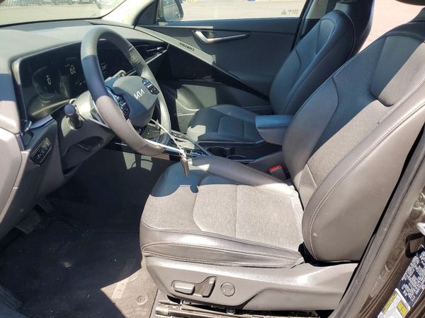 2025 KIA NIRO