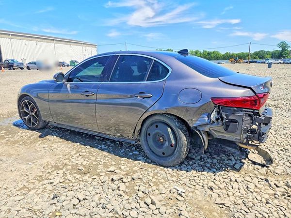 2021 ALFA ROMEO GIULIA
