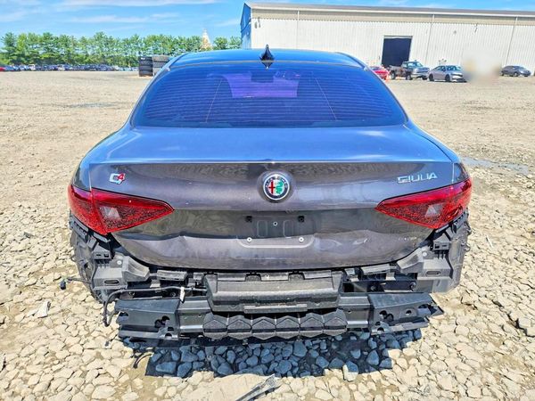 2021 ALFA ROMEO GIULIA