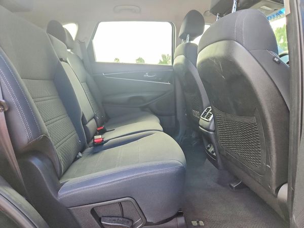 2018 KIA SORENTO L, LX